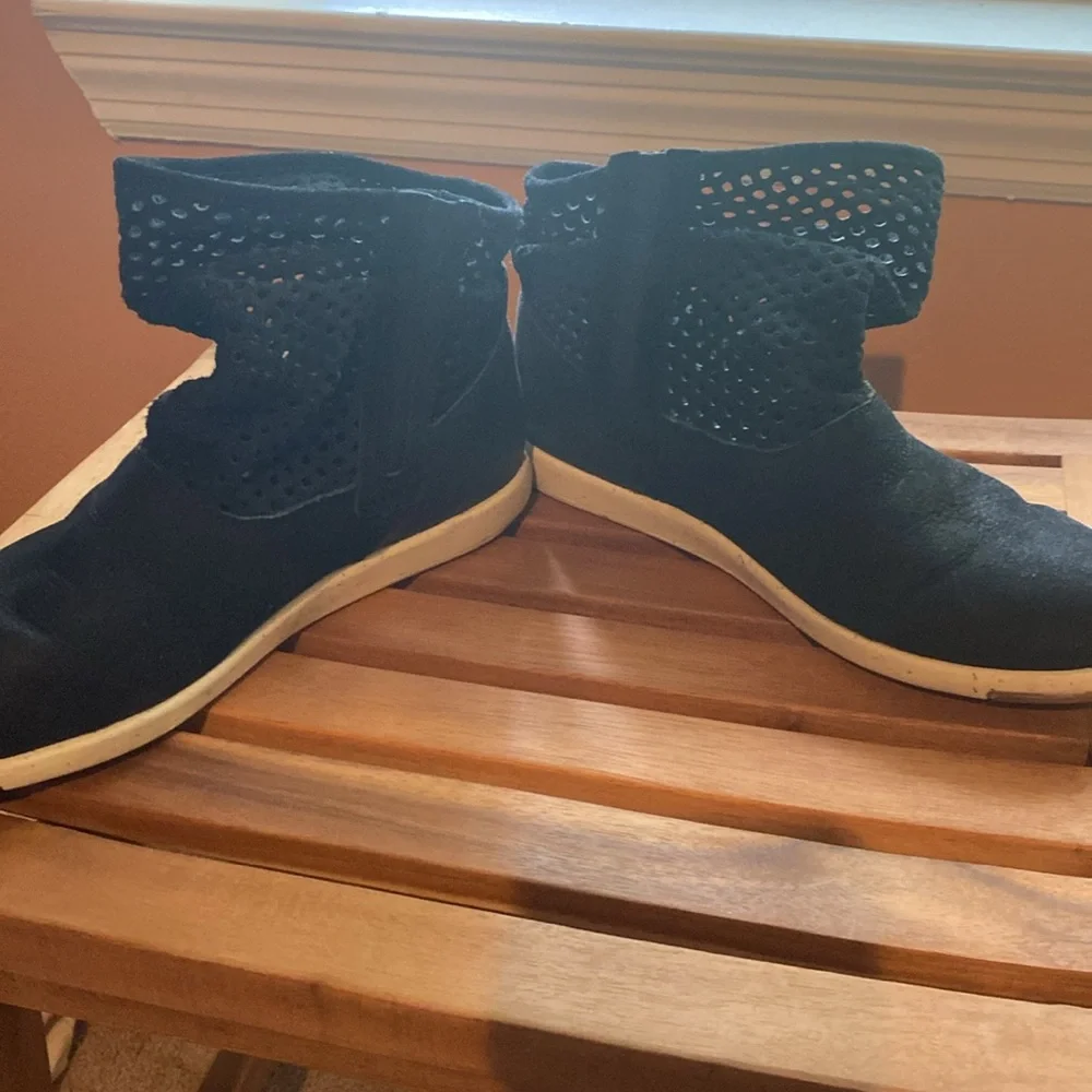 Emu Australia Numeralla Perforated Black Suede Leather Ankle Boot Women'… - Picture 10 of 13